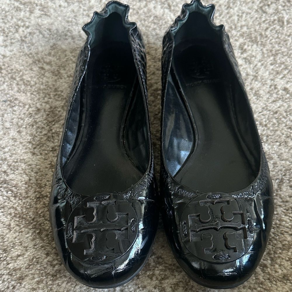 Tory Burch Reva Double T Quilted Patent Leather Flats 7.5